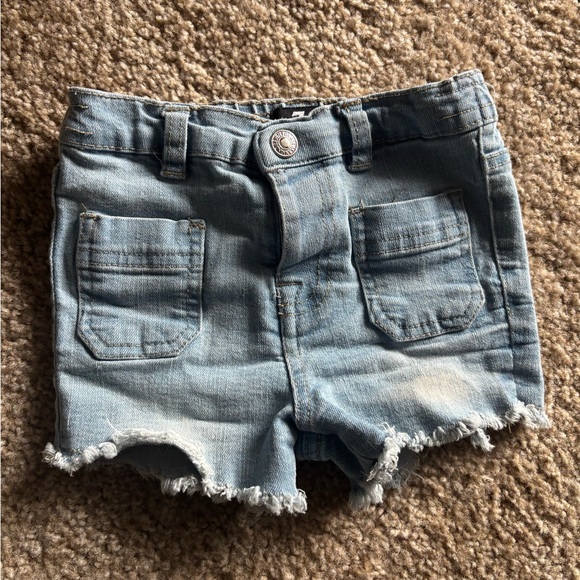 7 For All Mankind Baby Cutoff Denim Shorts Light Wash 24M - Picture 2 of 4